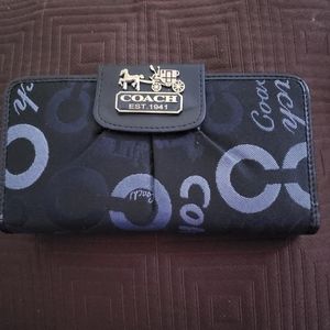 NWOT COACH CHECKBOOK WALLET